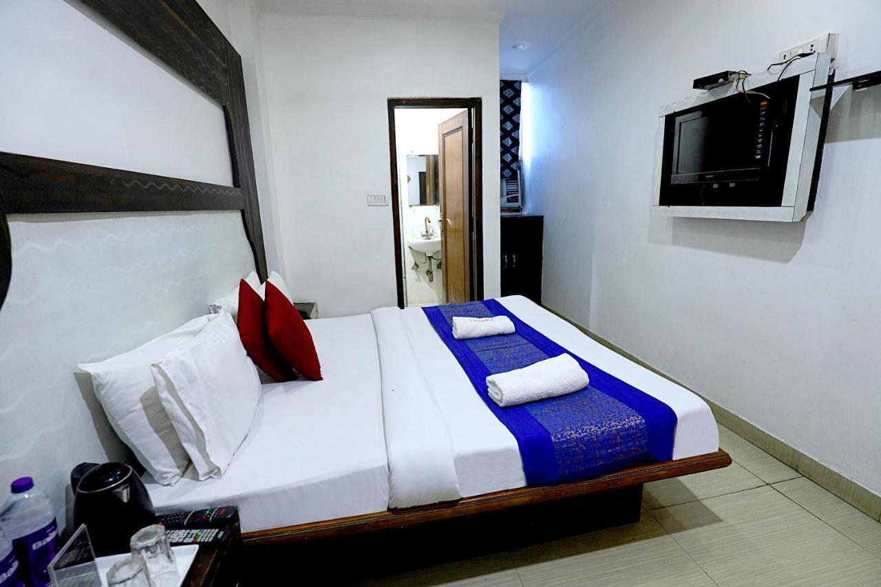 Hotel Nityaa Suites Nova Deli Exterior foto